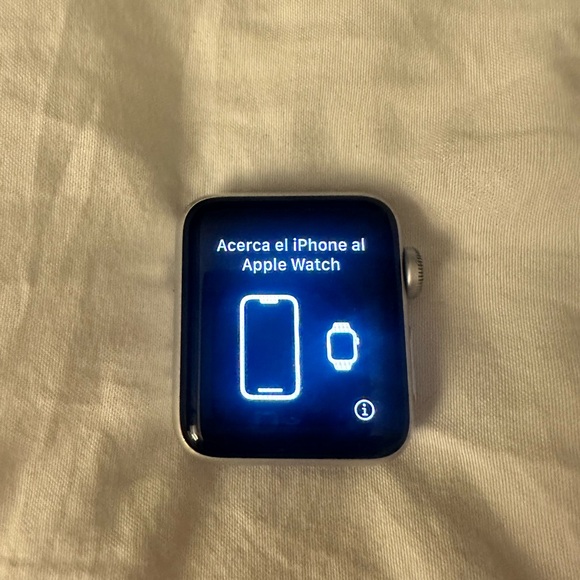 Apple series 3 watch - 38mm silver - no band - Picture 2 of 4